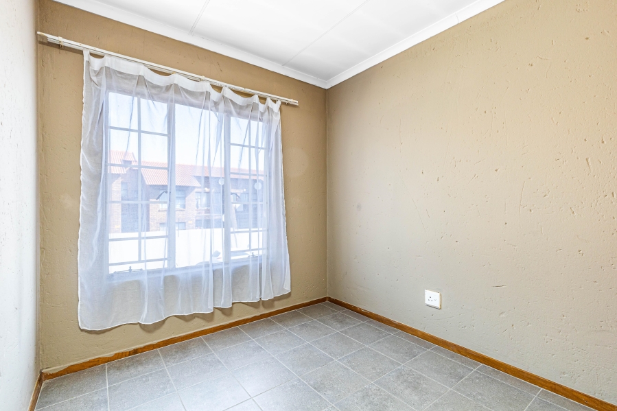 2 Bedroom Property for Sale in Vorna Valley Gauteng