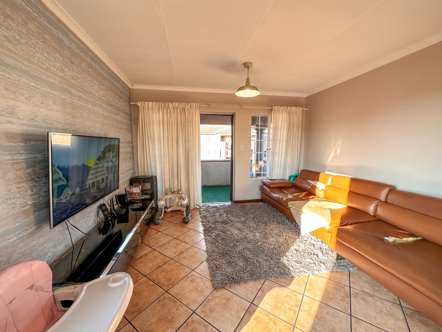 3 Bedroom Property for Sale in Die Hoewes Gauteng