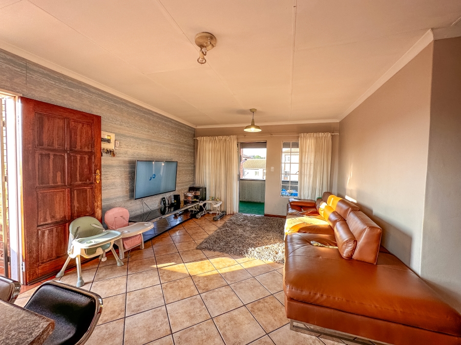 3 Bedroom Property for Sale in Die Hoewes Gauteng