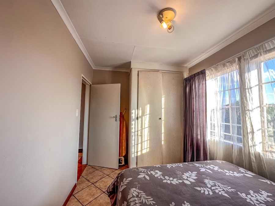 3 Bedroom Property for Sale in Die Hoewes Gauteng