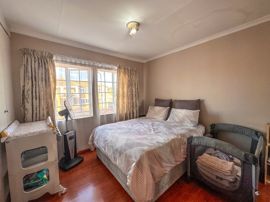 3 Bedroom Property for Sale in Die Hoewes Gauteng