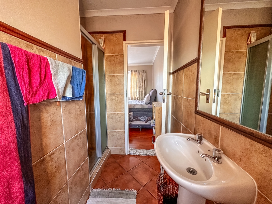 3 Bedroom Property for Sale in Die Hoewes Gauteng