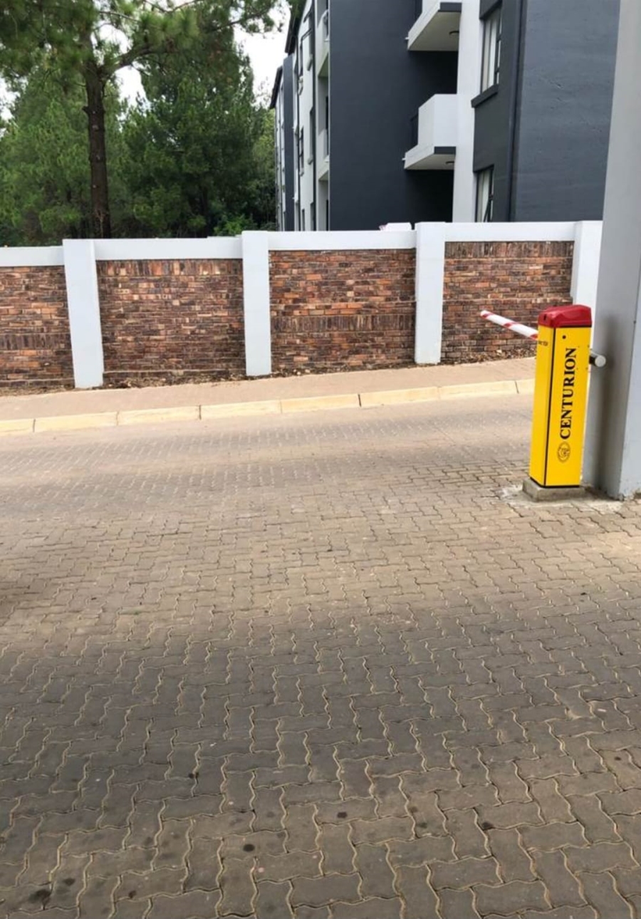 1 Bedroom Property for Sale in Glen Austin Gauteng