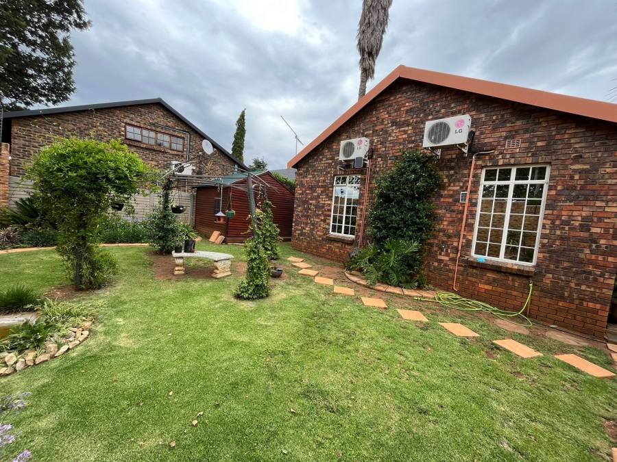 3 Bedroom Property for Sale in Sunward Park Gauteng