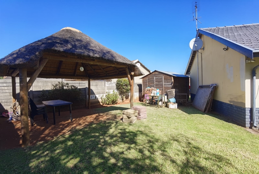 4 Bedroom Property for Sale in Dal Fouche Gauteng