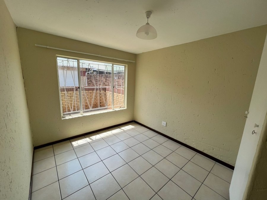 1 Bedroom Property for Sale in Kenleaf Gauteng