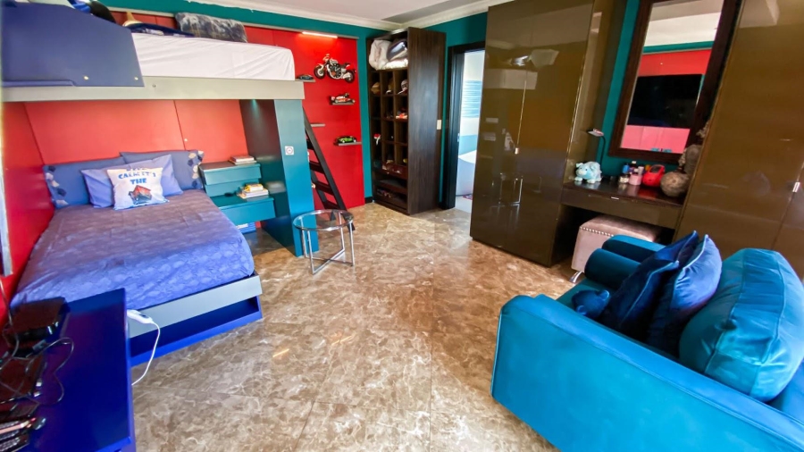 5 Bedroom Property for Sale in Blue Valley Golf Estate Gauteng
