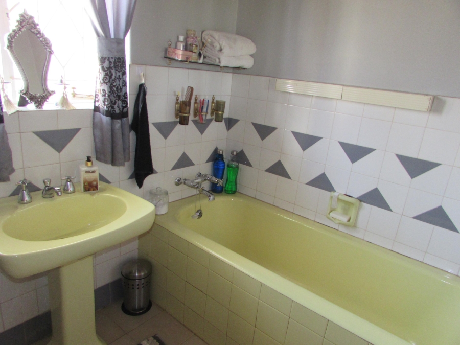 4 Bedroom Property for Sale in Westonaria Gauteng