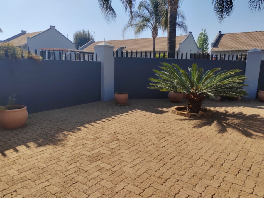 2 Bedroom Property for Sale in Bartlett Gauteng