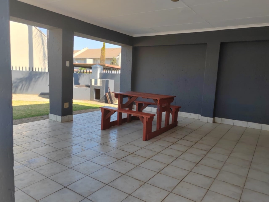 2 Bedroom Property for Sale in Bartlett Gauteng