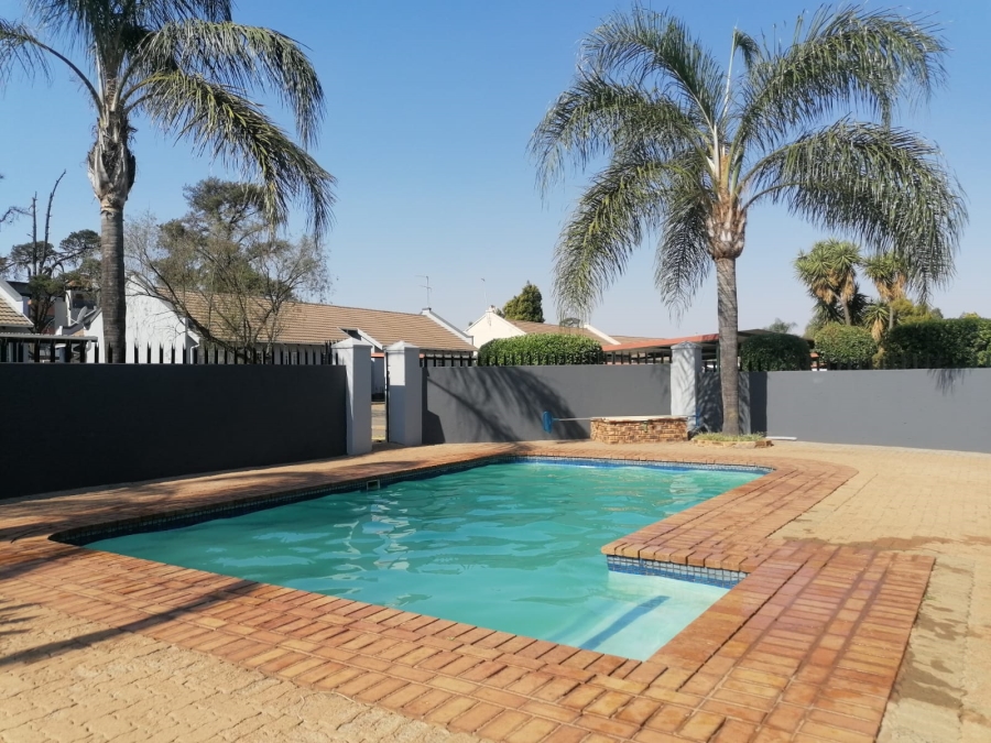 2 Bedroom Property for Sale in Bartlett Gauteng