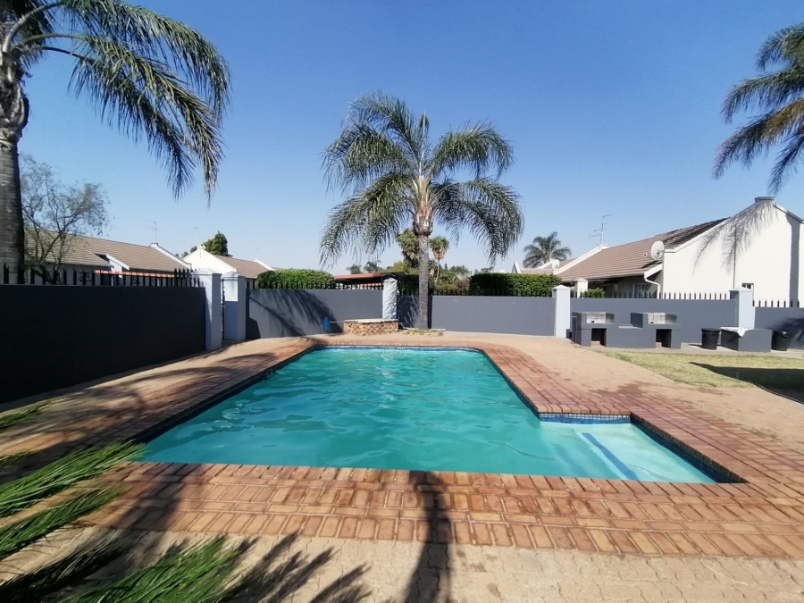 2 Bedroom Property for Sale in Bartlett Gauteng