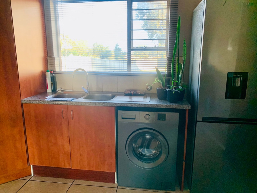 2 Bedroom Property for Sale in Kleinfontein Gauteng