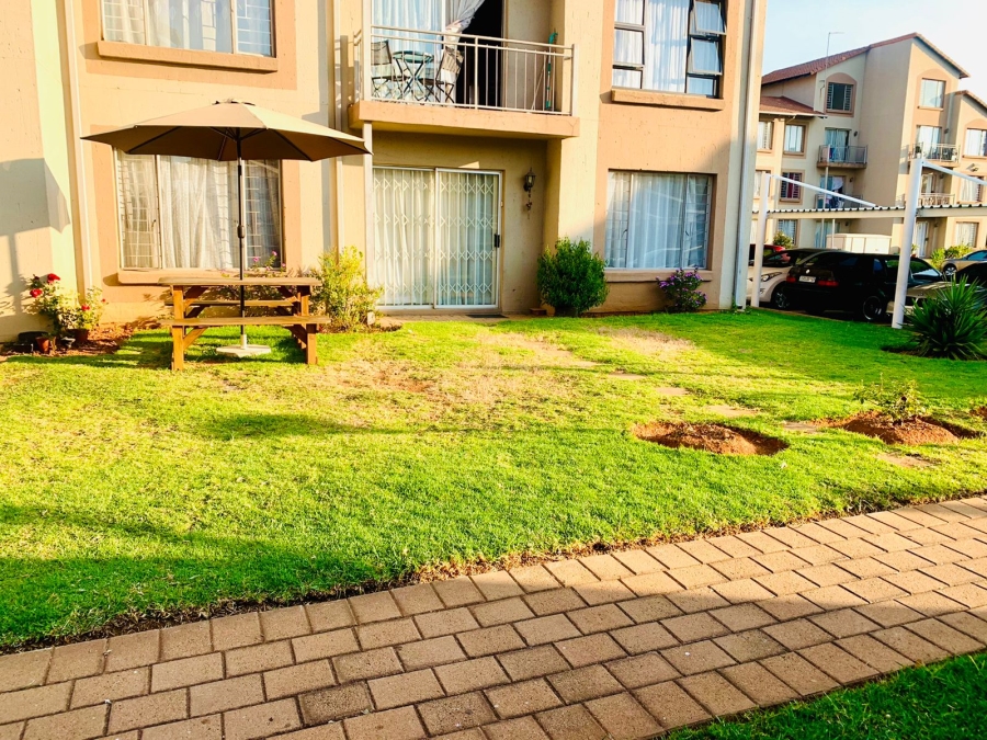 2 Bedroom Property for Sale in Kleinfontein Gauteng