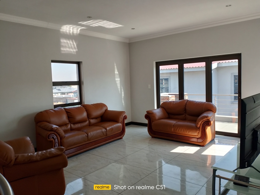 4 Bedroom Property for Sale in Helderwyk Gauteng