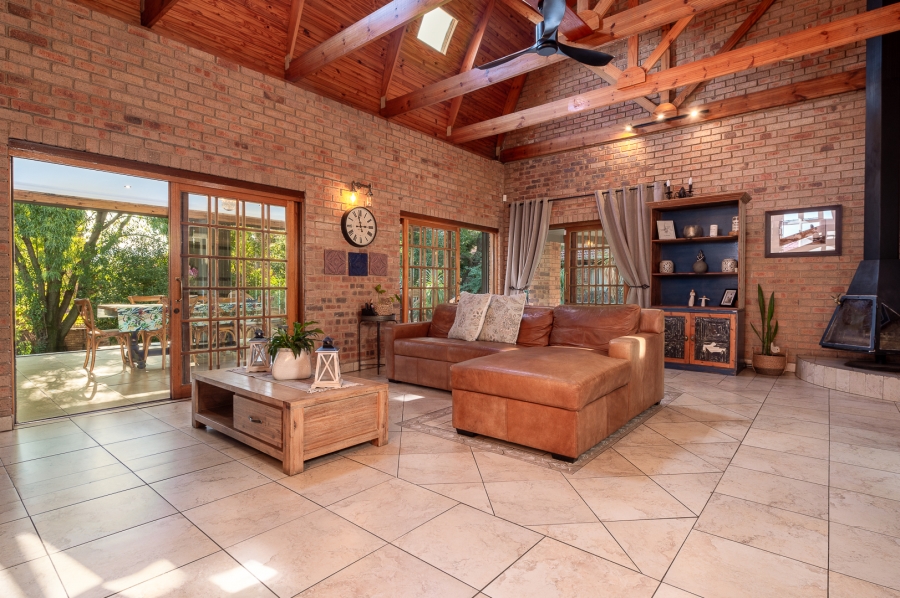 4 Bedroom Property for Sale in Bassonia Gauteng