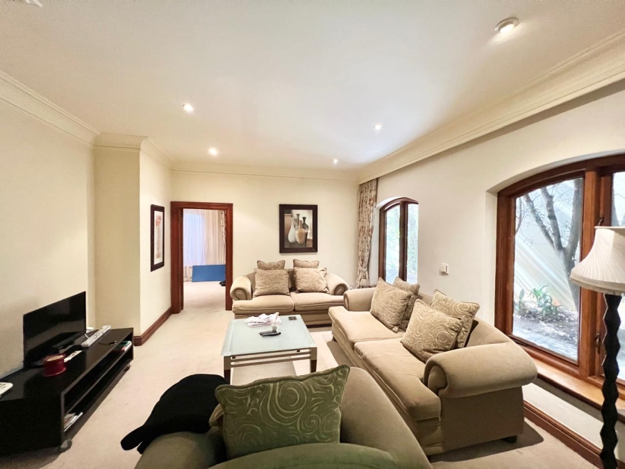 To Let 7 Bedroom Property for Rent in Hyde Park Gauteng