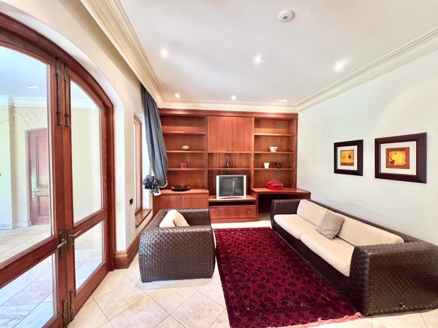 To Let 7 Bedroom Property for Rent in Hyde Park Gauteng