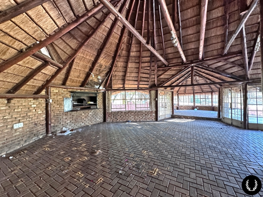 6 Bedroom Property for Sale in Vaalview Gauteng
