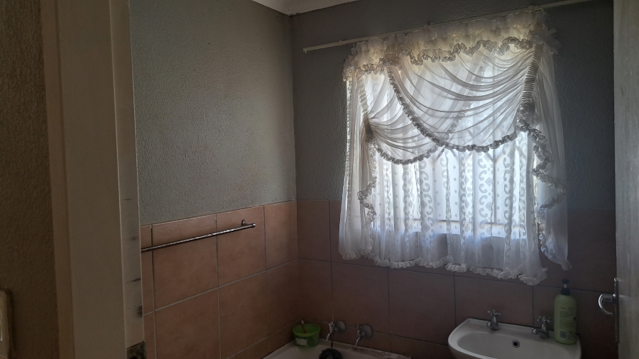 2 Bedroom Property for Sale in Dawn Park Gauteng