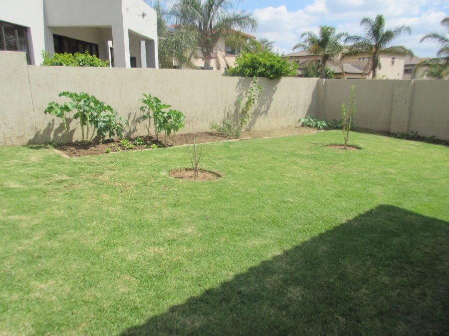 5 Bedroom Property for Sale in Crescent Wood Country Estate Gauteng