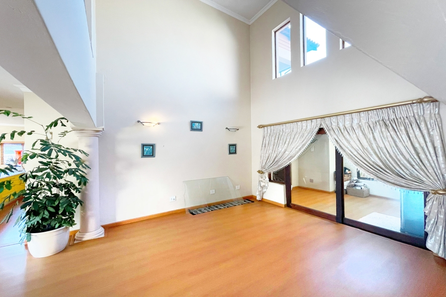 5 Bedroom Property for Sale in Savannah Hills Estate Gauteng