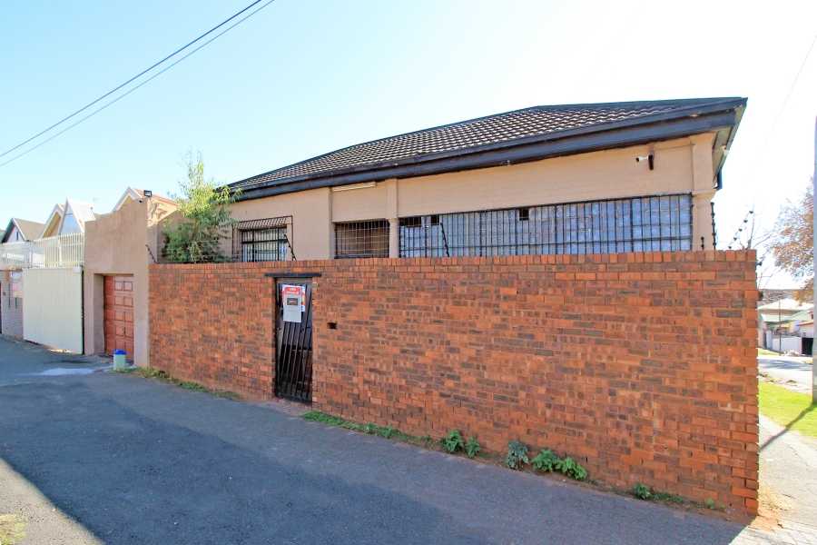 4 Bedroom Property for Sale in Mayfair Gauteng