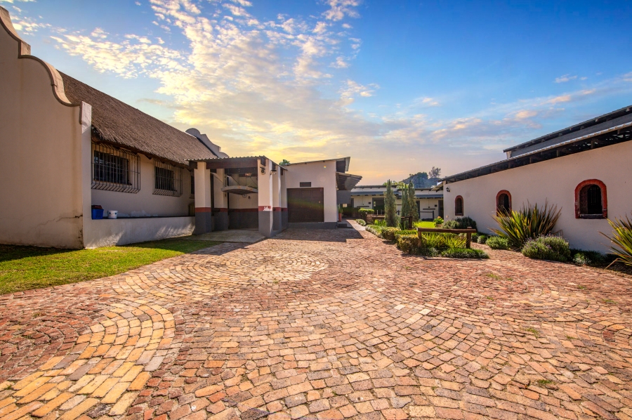 5 Bedroom Property for Sale in Sun Valley Gauteng