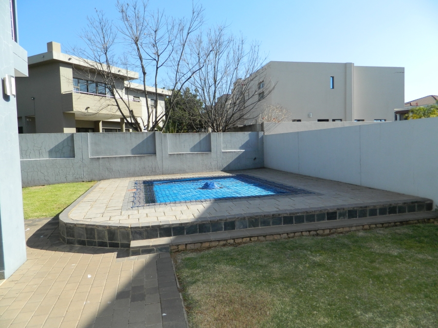 5 Bedroom Property for Sale in Silverwoods Country Estate Gauteng