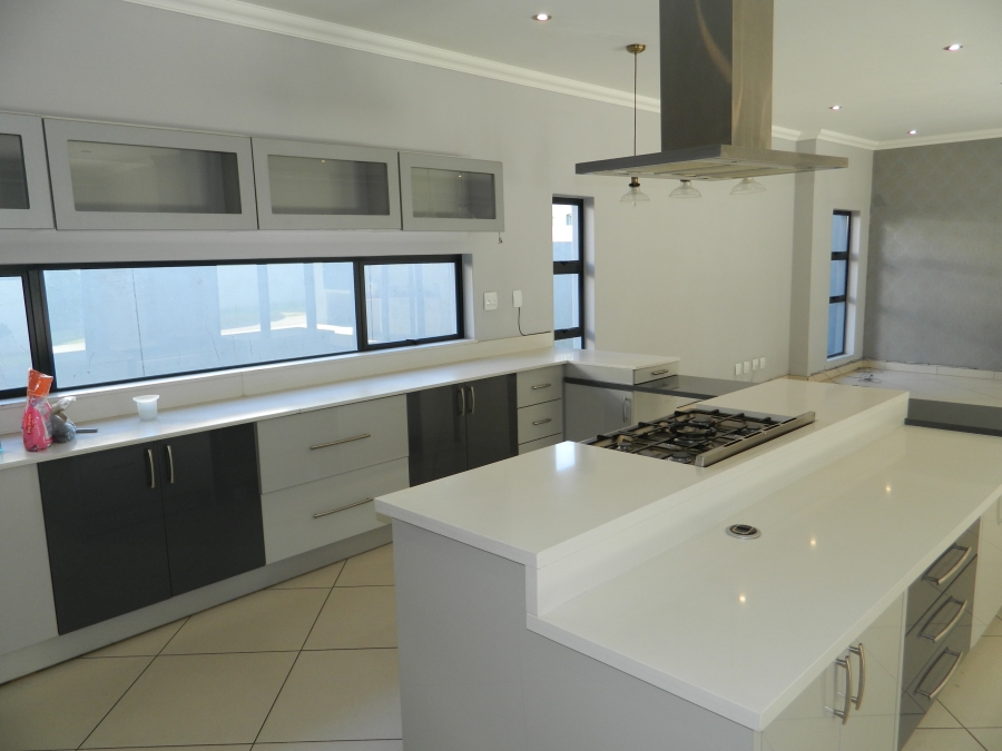 5 Bedroom Property for Sale in Silverwoods Country Estate Gauteng