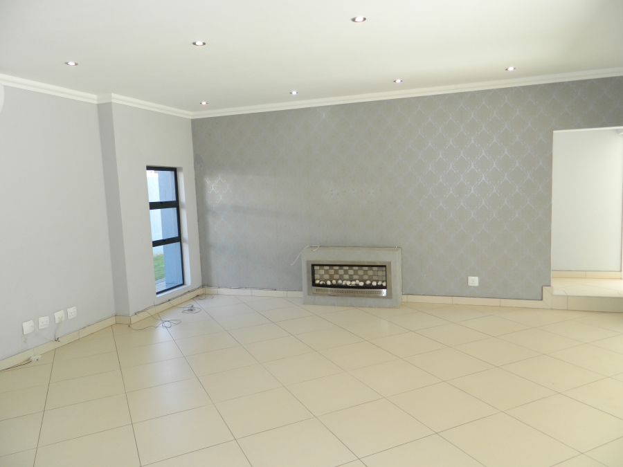 5 Bedroom Property for Sale in Silverwoods Country Estate Gauteng