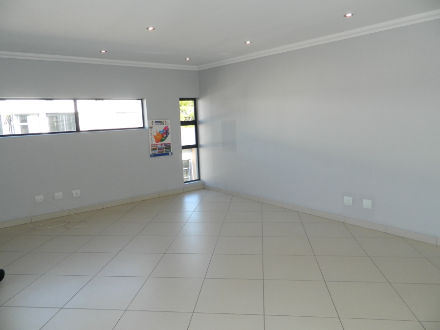 5 Bedroom Property for Sale in Silverwoods Country Estate Gauteng