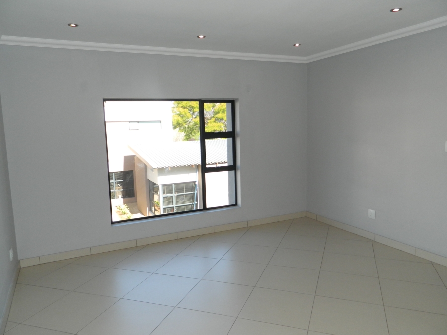 5 Bedroom Property for Sale in Silverwoods Country Estate Gauteng