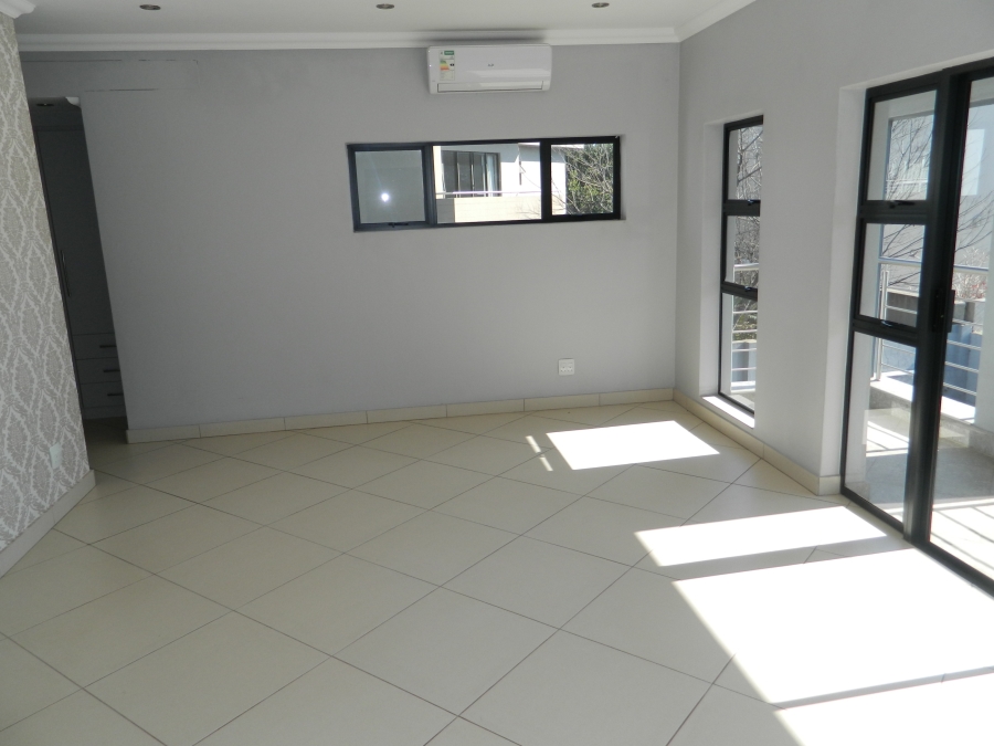 5 Bedroom Property for Sale in Silverwoods Country Estate Gauteng