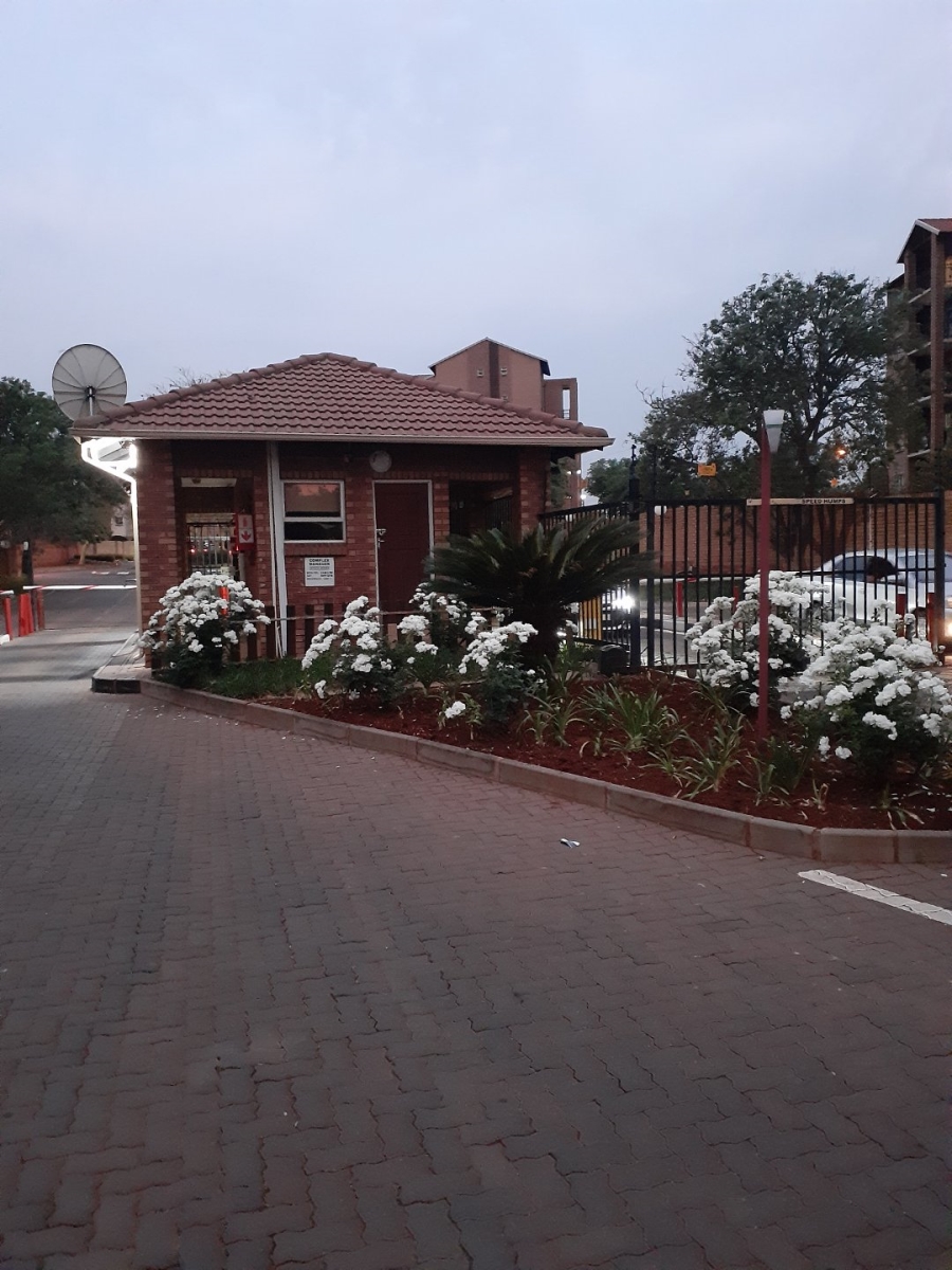 2 Bedroom Property for Sale in Annlin-wes Gauteng