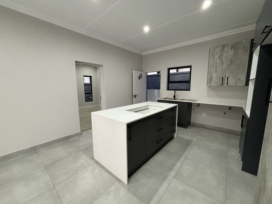 To Let 2 Bedroom Property for Rent in Bryanston Gauteng