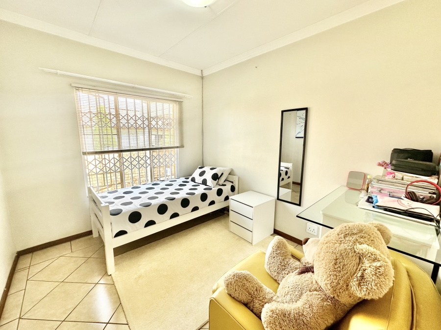 4 Bedroom Property for Sale in Thatchfield Estate Gauteng