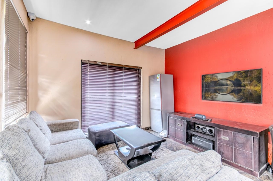4 Bedroom Property for Sale in Thatchfield Cresent Gauteng