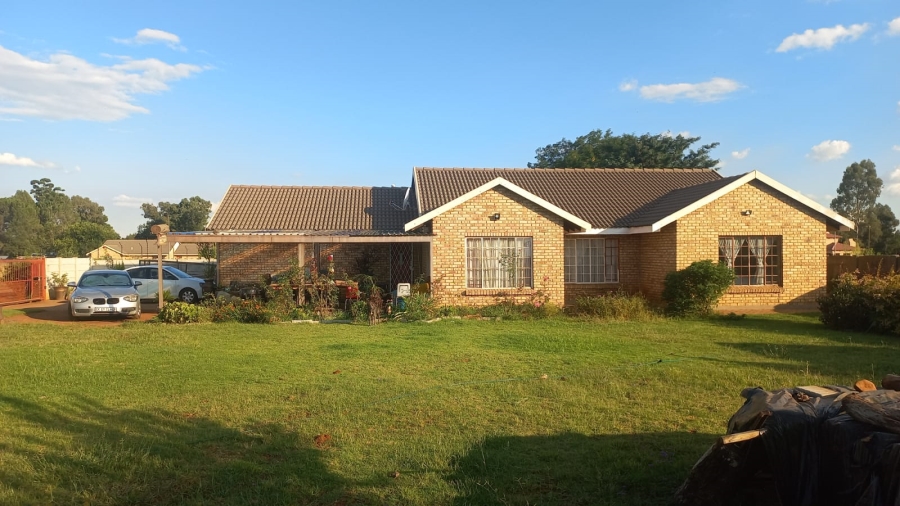 3 Bedroom Property for Sale in Kookrus Gauteng