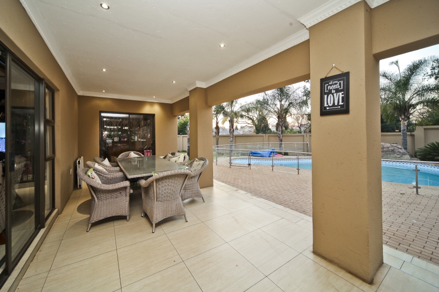 4 Bedroom Property for Sale in Waverley Gauteng