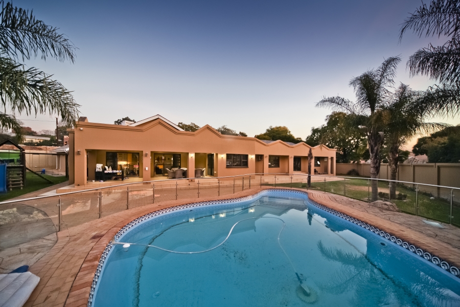 4 Bedroom Property for Sale in Waverley Gauteng