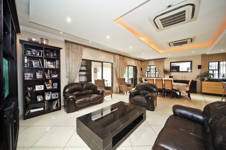 4 Bedroom Property for Sale in Waverley Gauteng