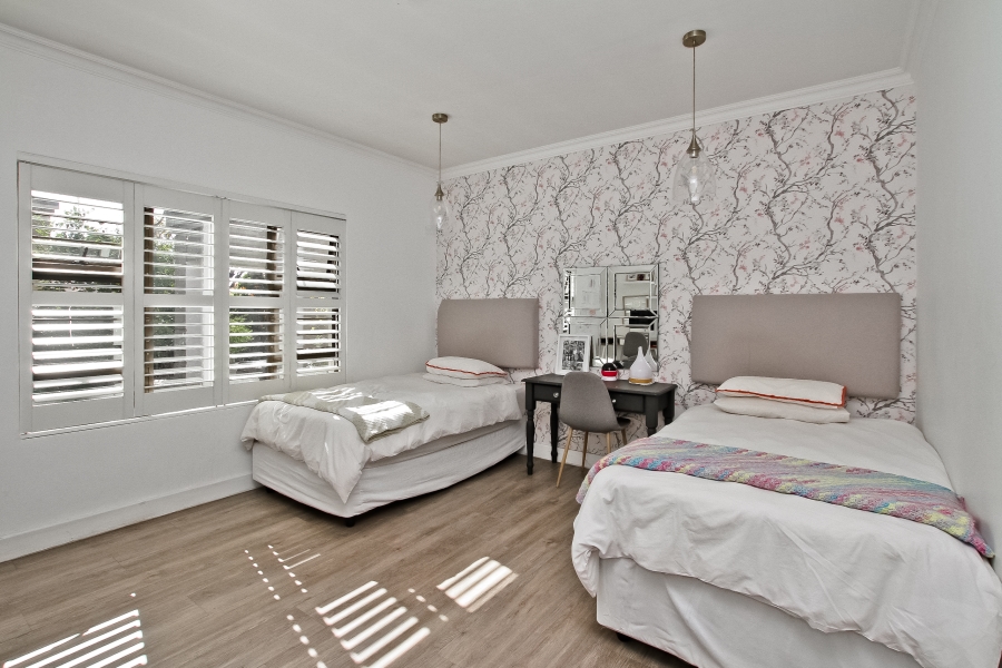 4 Bedroom Property for Sale in Waverley Gauteng