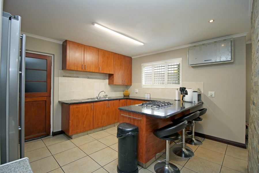 3 Bedroom Property for Sale in Waverley Gauteng