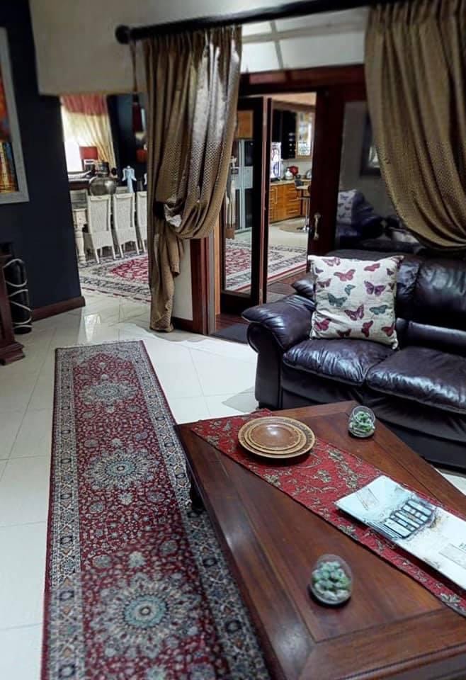 7 Bedroom Property for Sale in Silver Lakes Golf Estate Gauteng