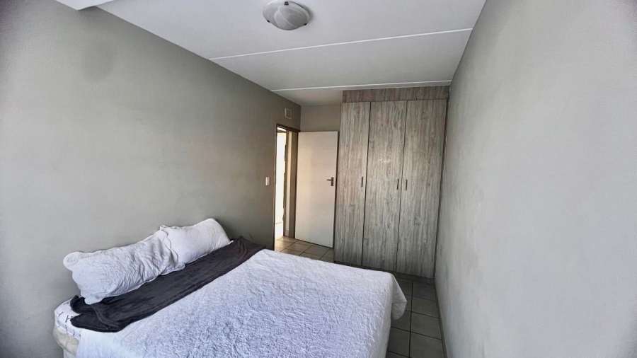 2 Bedroom Property for Sale in Heuweloord Gauteng