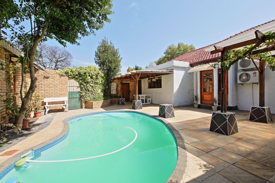 4 Bedroom Property for Sale in Saxonwold Gauteng