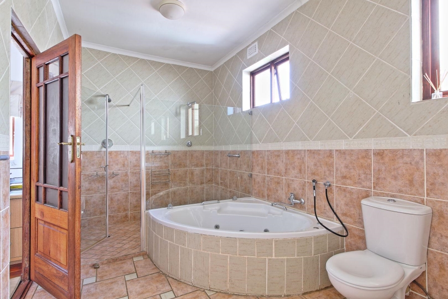 4 Bedroom Property for Sale in Saxonwold Gauteng