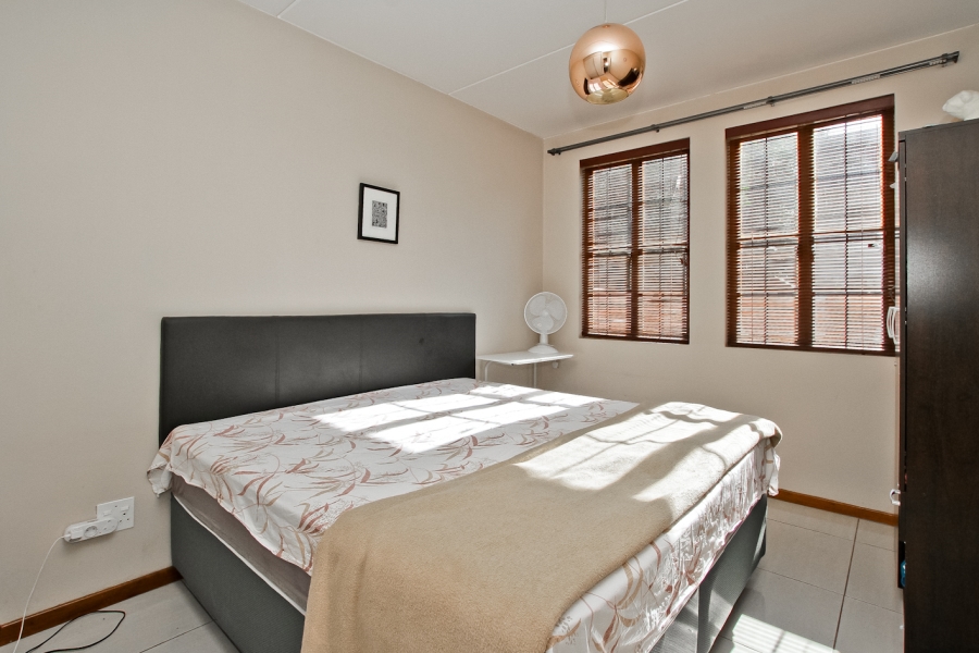 1 Bedroom Property for Sale in Saxonwold Gauteng