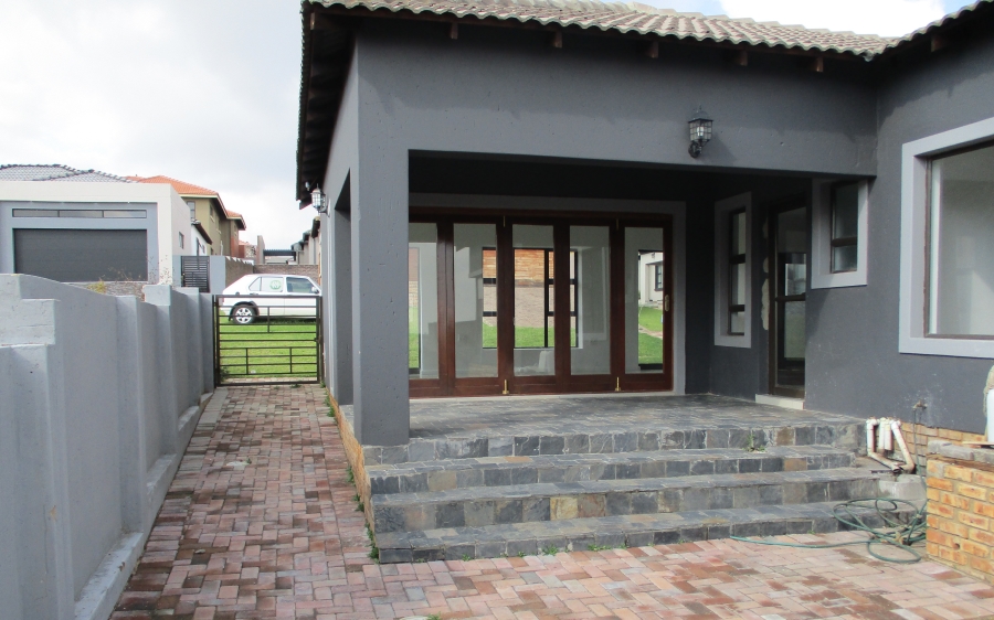 To Let 3 Bedroom Property for Rent in Wildtuinpark Gauteng